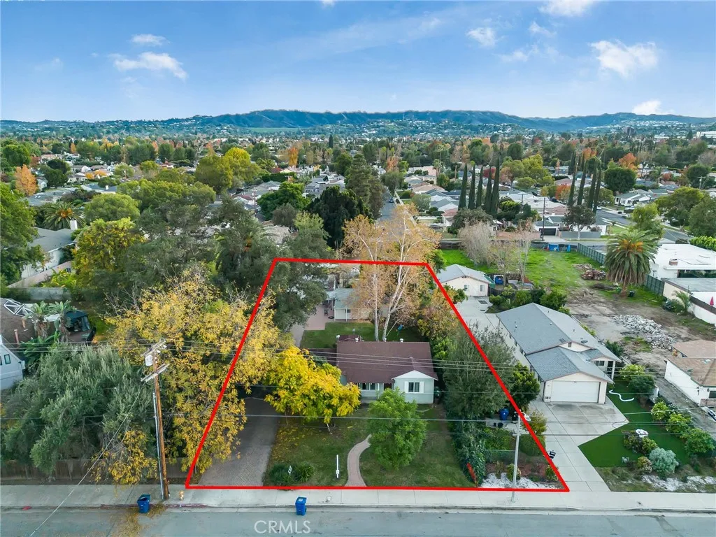 17806 Erwin, Encino, California 91316 home-pic-54