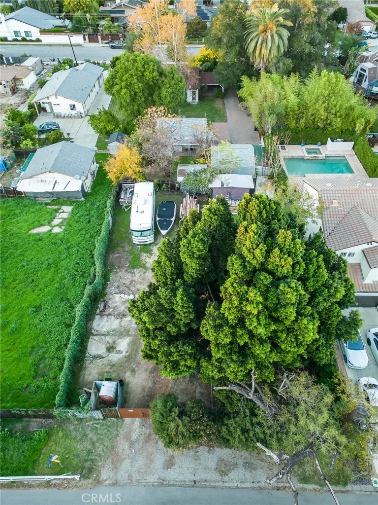 17806 Erwin, Encino, California 91316 home-pic-49