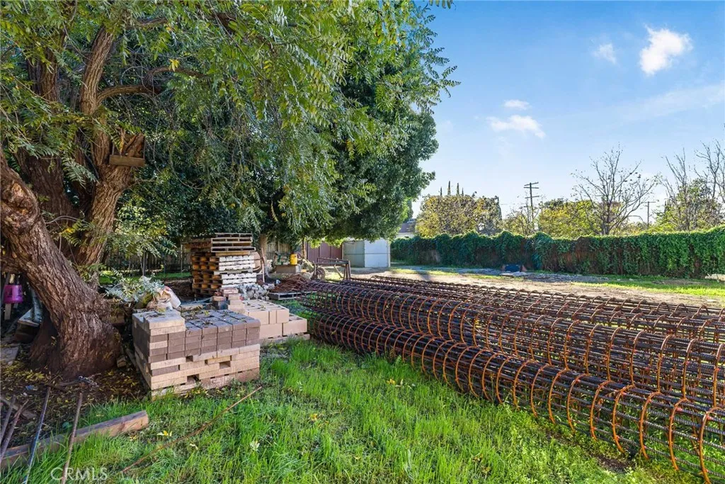 17806 Erwin, Encino, California 91316 home-pic-37