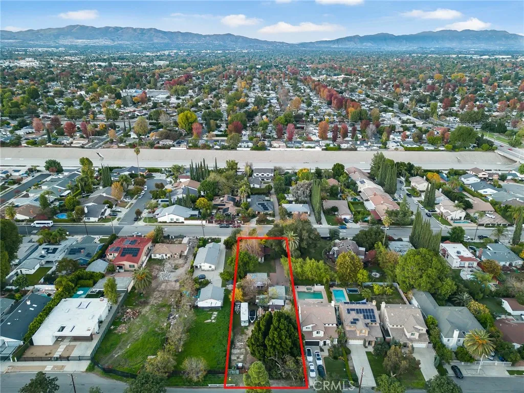 17806 Erwin, Encino, California 91316 home-pic-56