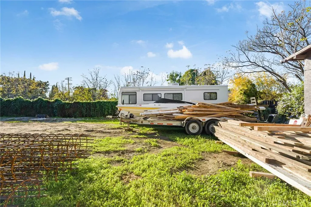 17806 Erwin, Encino, California 91316 home-pic-42