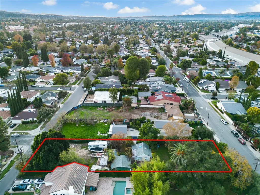 17806 Erwin, Encino, California 91316 home-pic-60