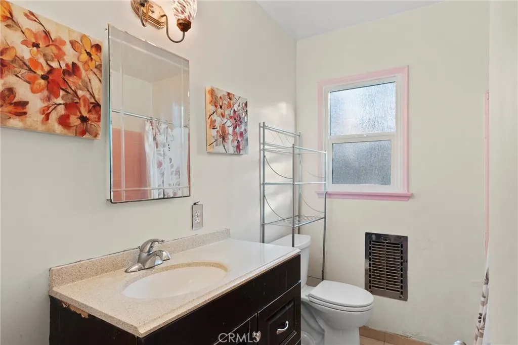 17806 Erwin, Encino, California 91316 home-pic-9