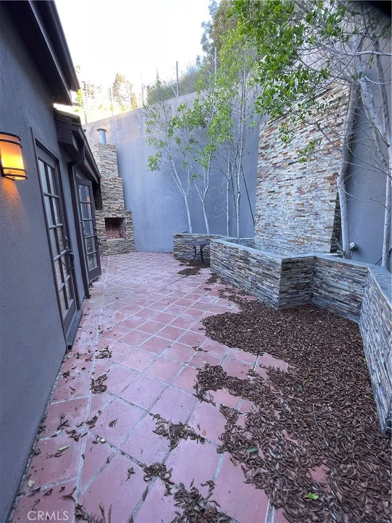 8655 Hillside, Los Angeles, California 90069 home-pic-14