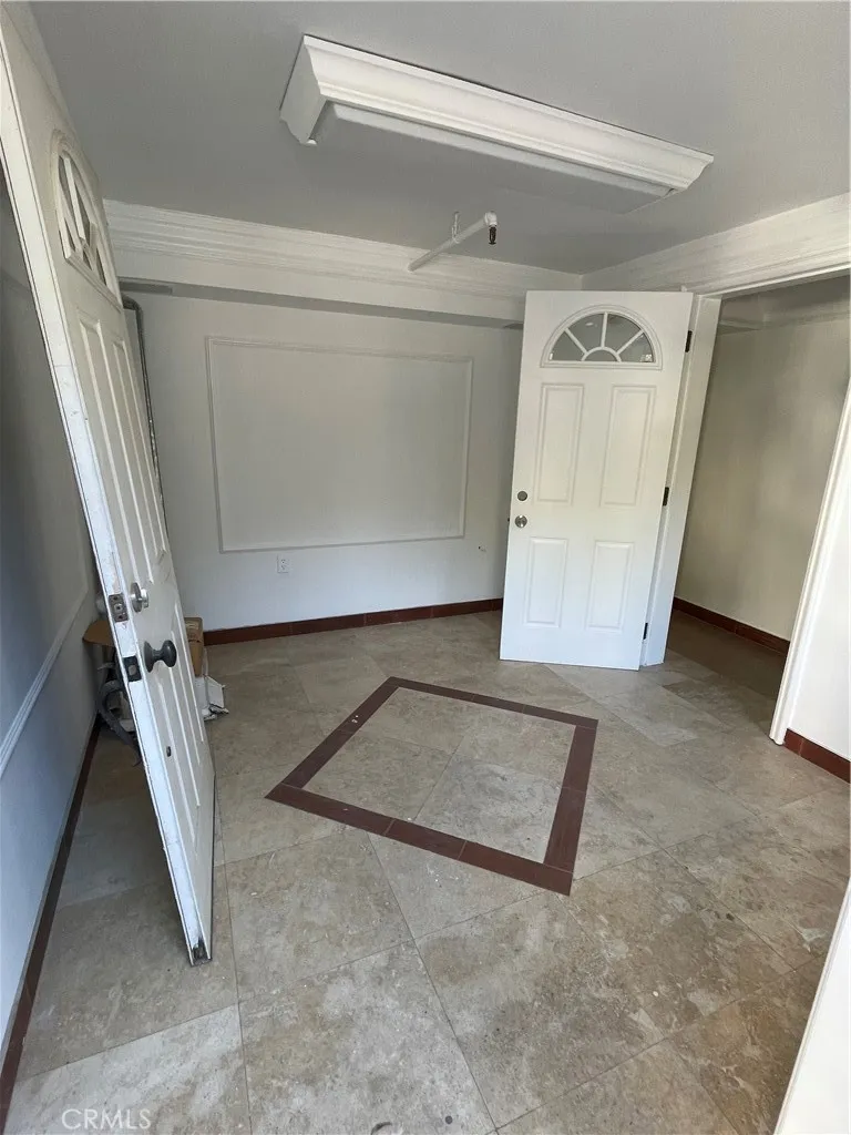 8655 Hillside, Los Angeles, California 90069 home-pic-15
