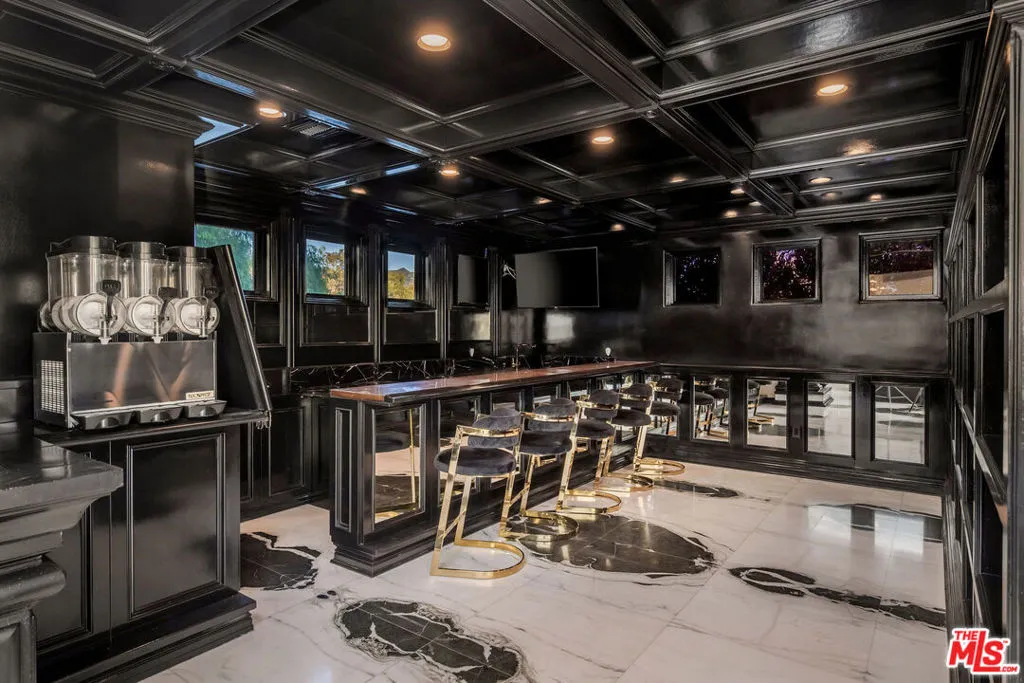 25665 Mulholland Highway, Calabasas, California 91302 home-pic-16