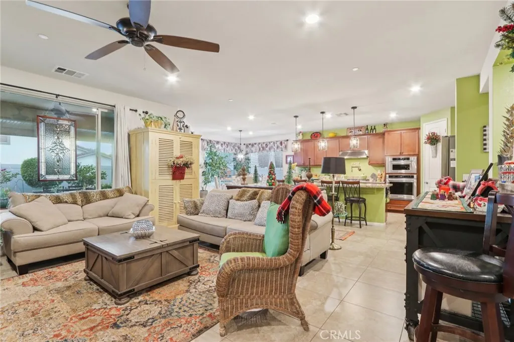 1639 Via Simpatico, Hemet, California 92545 home-pic-15