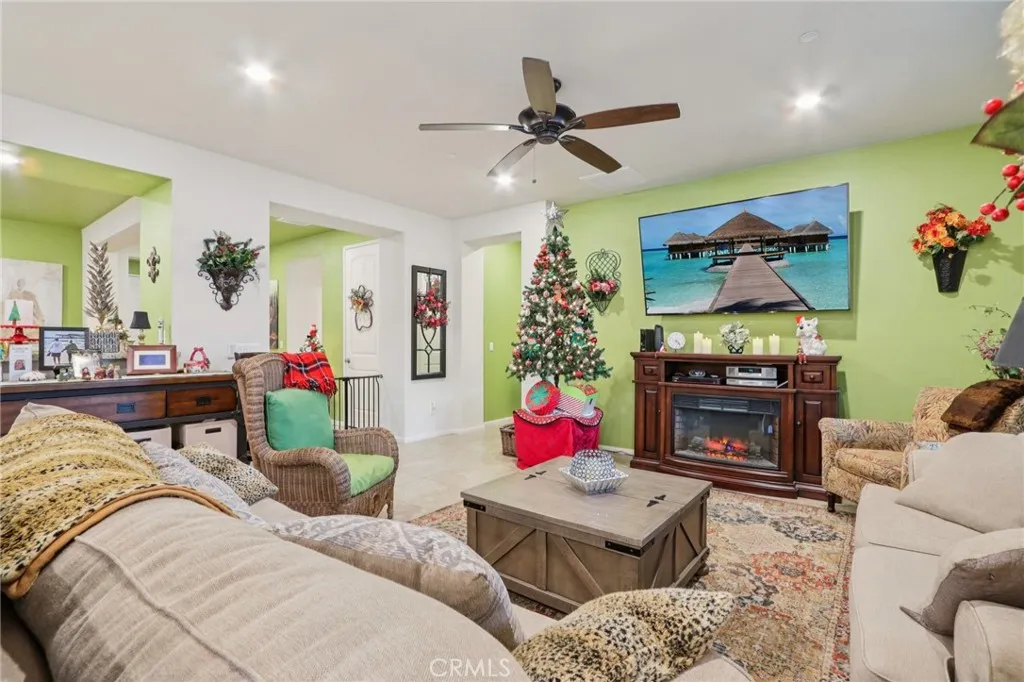 1639 Via Simpatico, Hemet, California 92545 home-pic-14