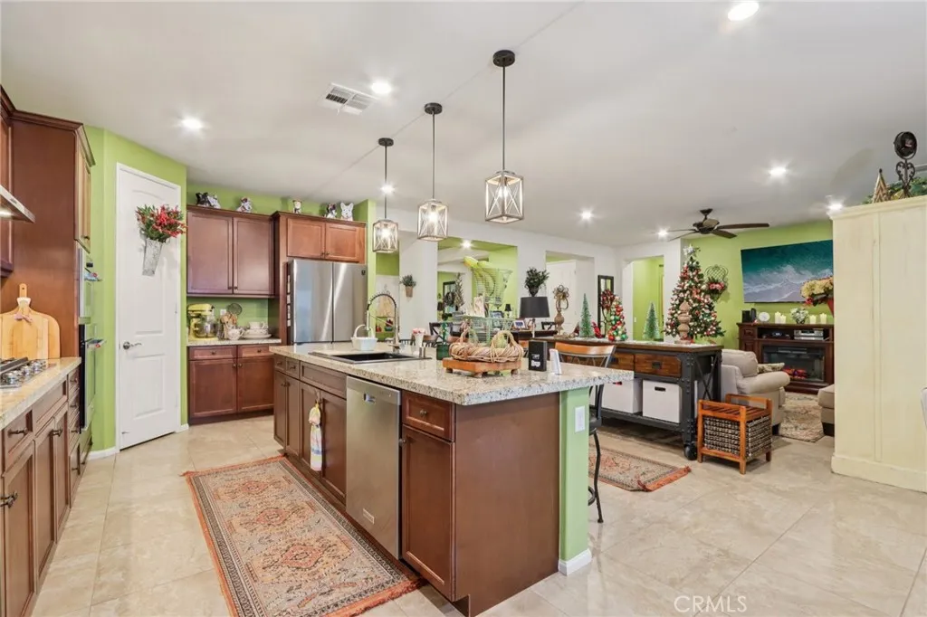 1639 Via Simpatico, Hemet, California 92545 home-pic-20