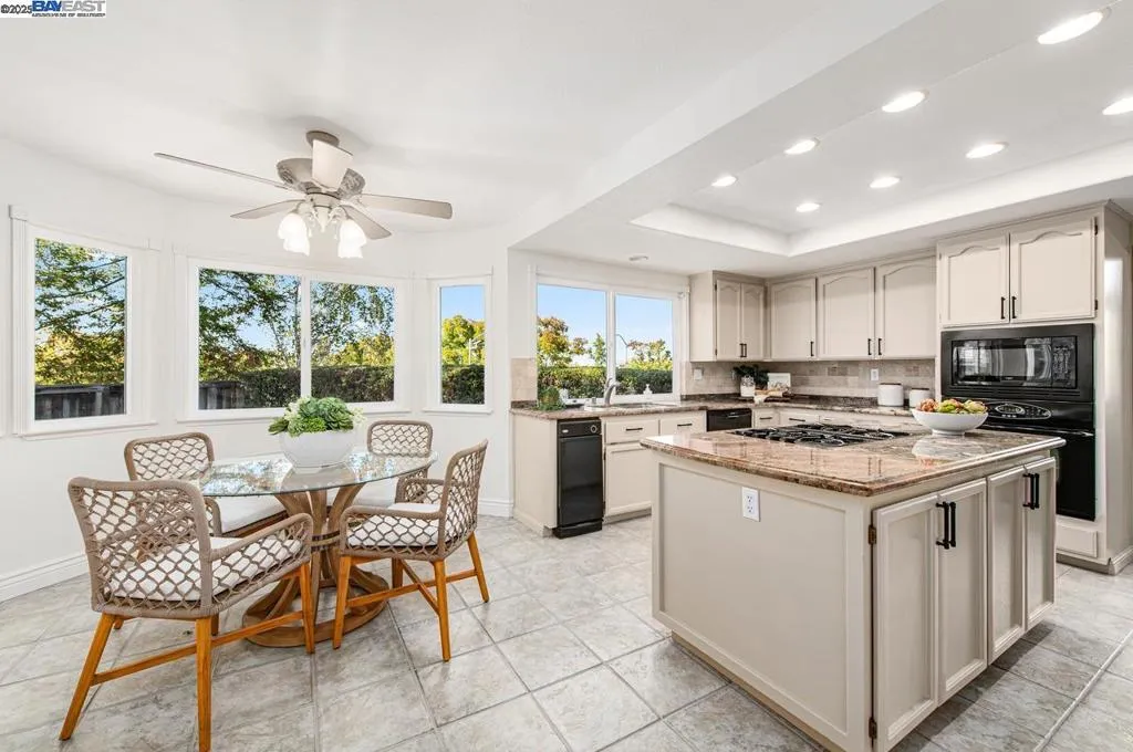 2947 Chardonnay Dr, Pleasanton, California 94566 home-pic-19