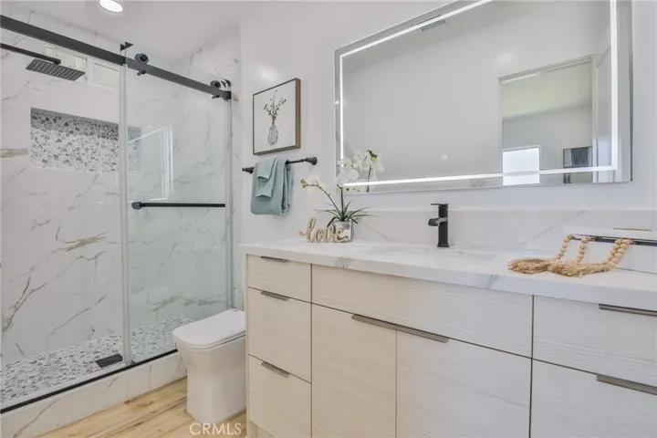 Master Bathroom Main