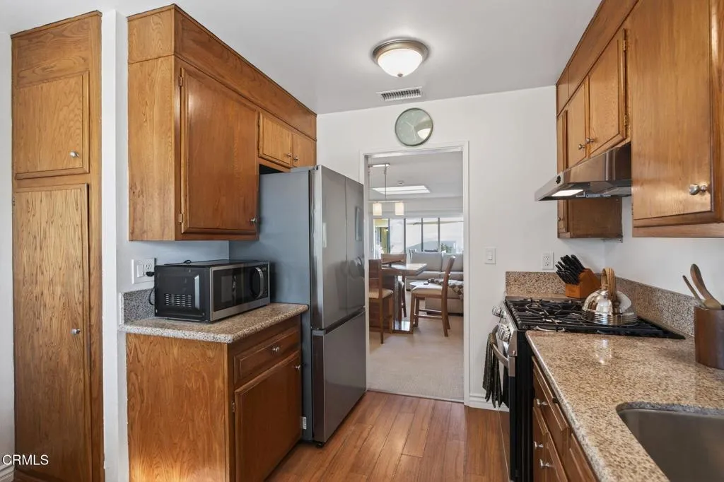 111 E Bay Boulevard, Port Hueneme, California 93041 home-pic-15