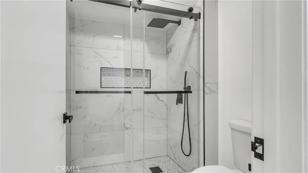 527 B E Elmwood, Burbank, California 91501 home-pic-11
