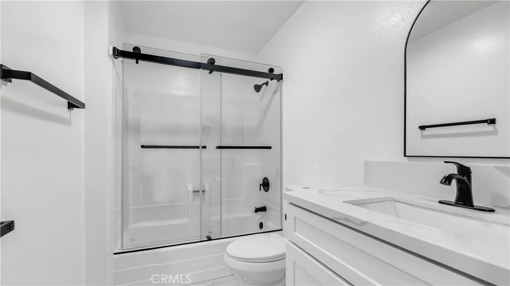 527 B E Elmwood, Burbank, California 91501 home-pic-8