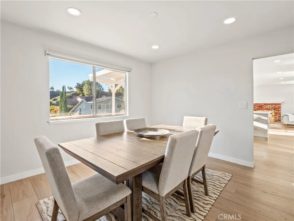 23208 Cuervo, Valencia, California 91354 home-pic-4