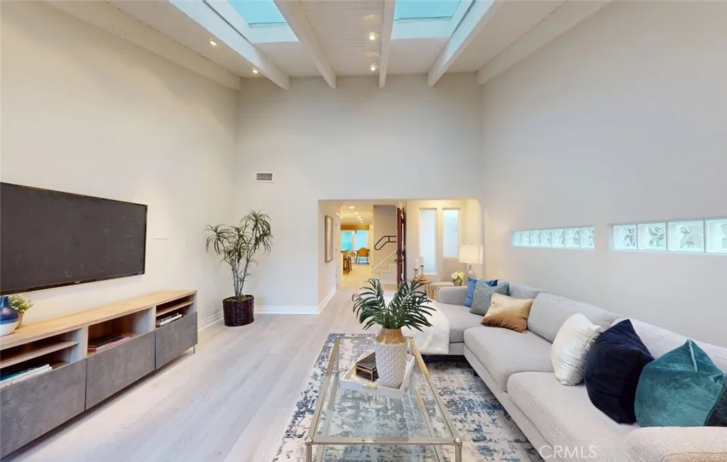 322 12 Th, Huntington Beach, California 92648 home-pic-6