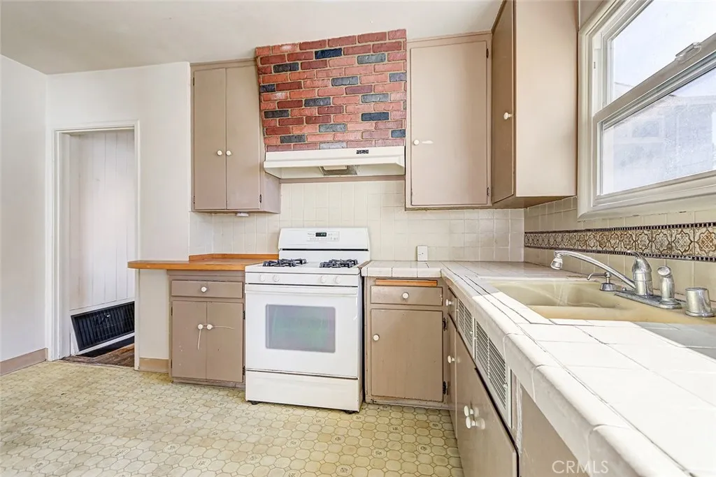 340 Avenue F, Redondo Beach, California 90277 home-pic-24
