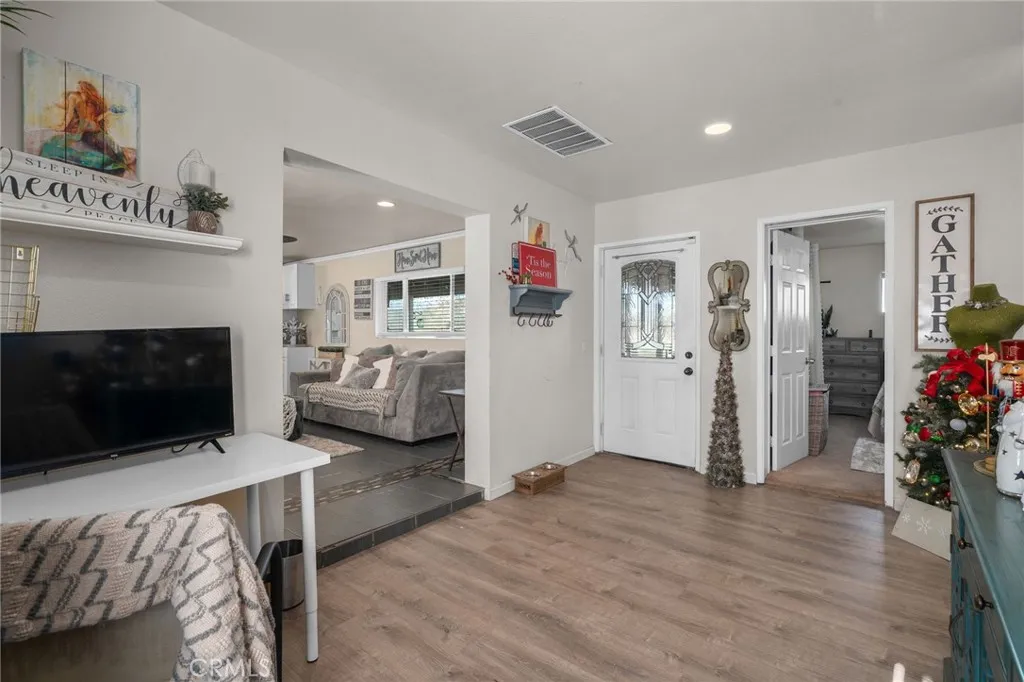 826 W Main, Riverside, California 92507 home-pic-8