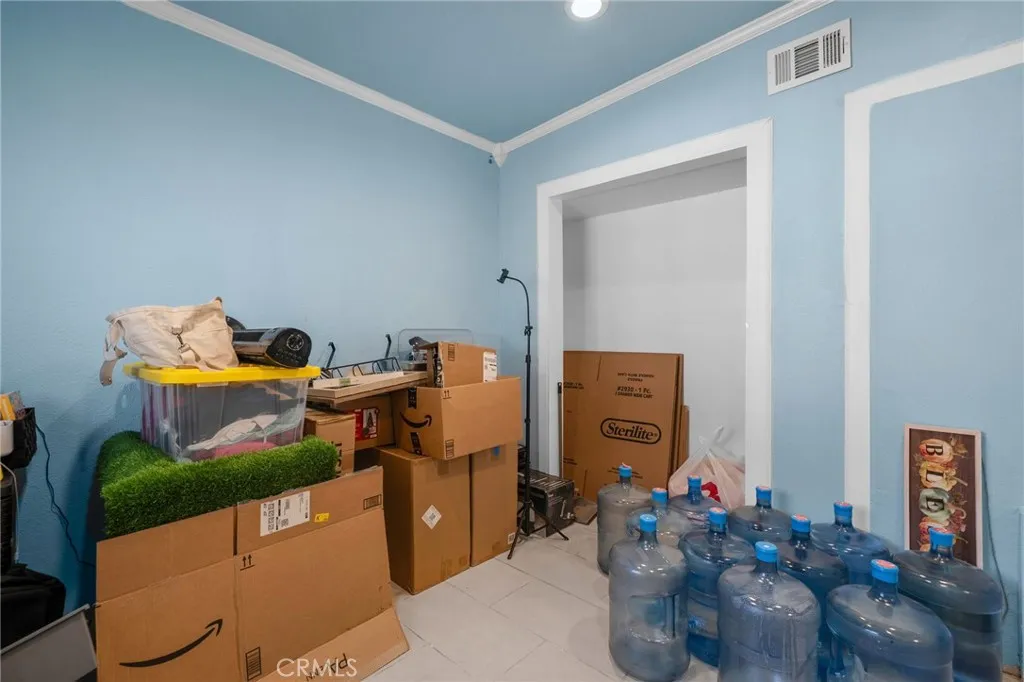 826 W Main, Riverside, California 92507 home-pic-35