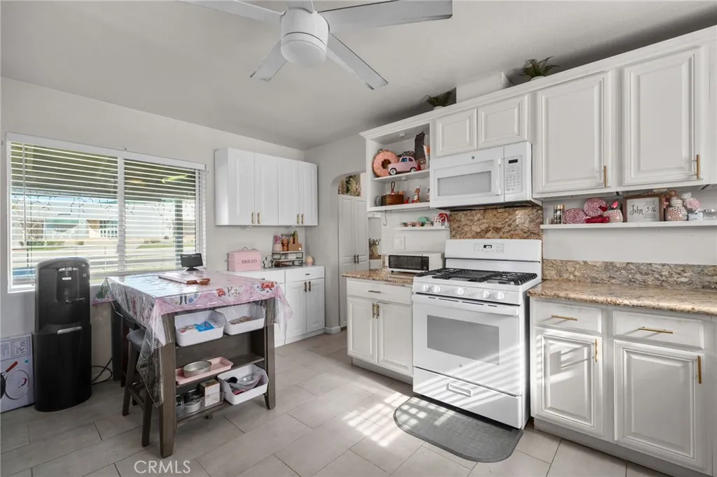 826 W Main, Riverside, California 92507 home-pic-15