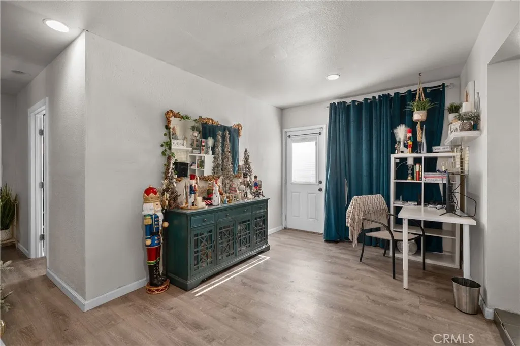 826 W Main, Riverside, California 92507 home-pic-7