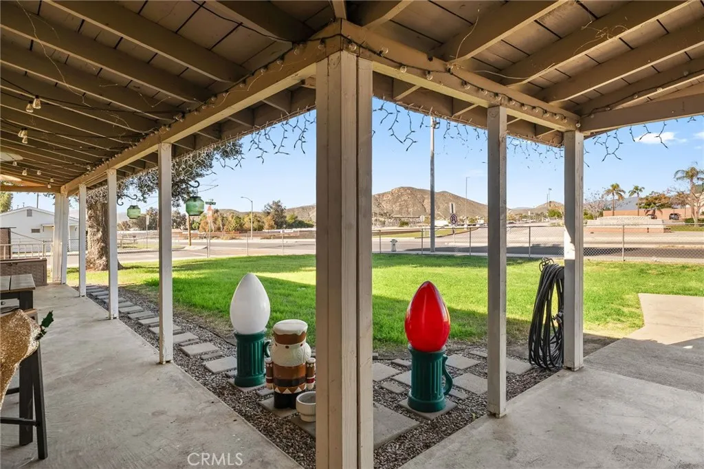 826 W Main, Riverside, California 92507 home-pic-5