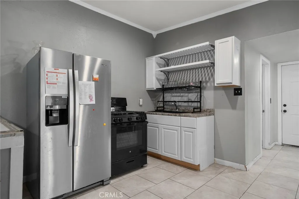 826 W Main, Riverside, California 92507 home-pic-32