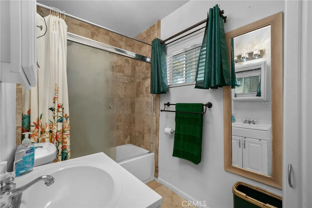826 W Main, Riverside, California 92507 home-pic-20