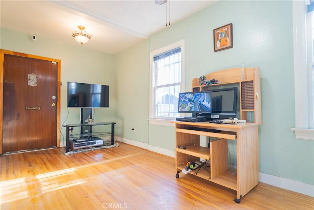 5934 Madden, Los Angeles, California 90043 home-pic-24