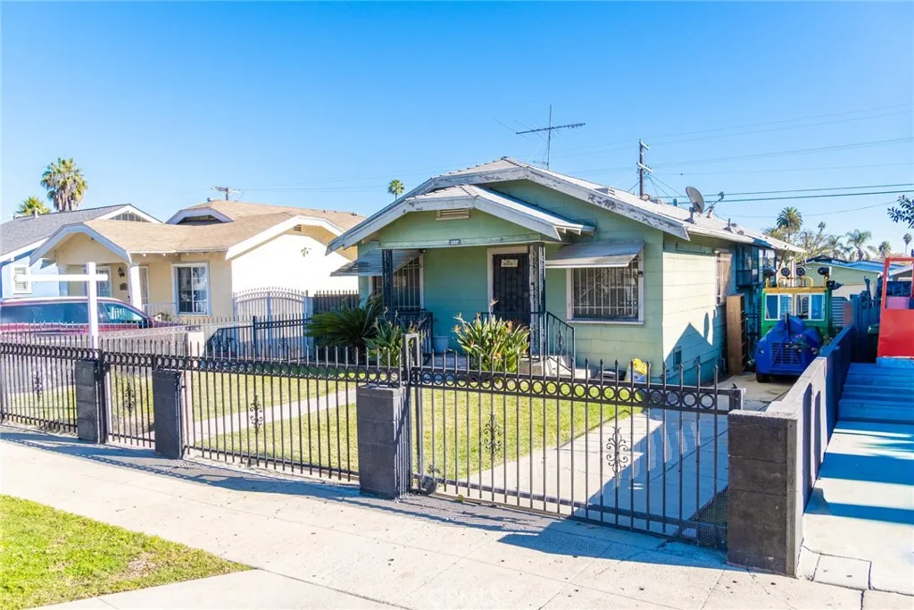 5934 Madden, Los Angeles, California 90043 home-pic-34