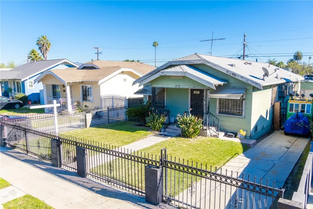 5934 Madden, Los Angeles, California 90043 home-pic-35