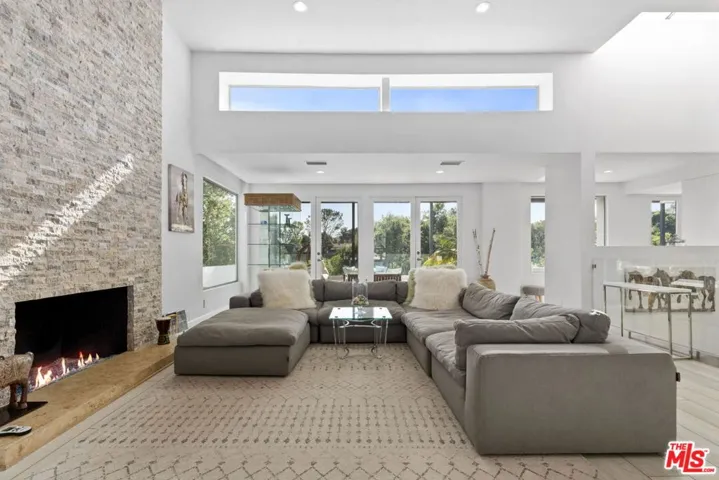 641 Walther Way, Los Angeles, California 90049