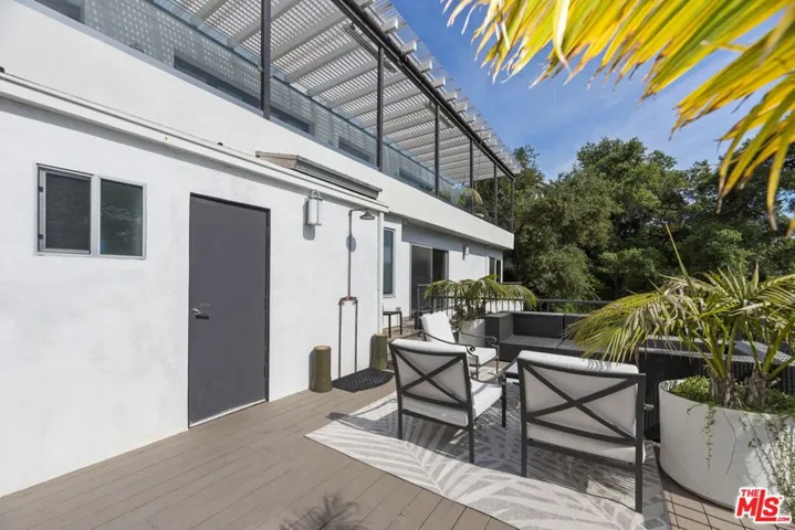 641 Walther Way, Los Angeles, California 90049