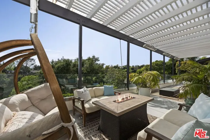 641 Walther Way, Los Angeles, California 90049