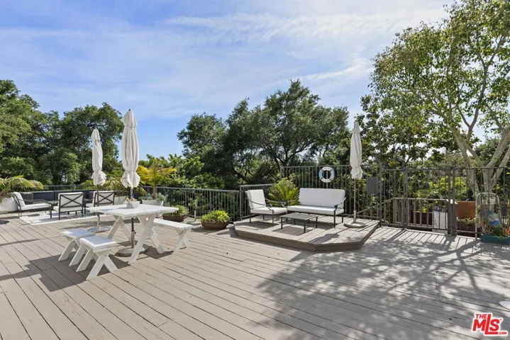641 Walther Way, Los Angeles, California 90049