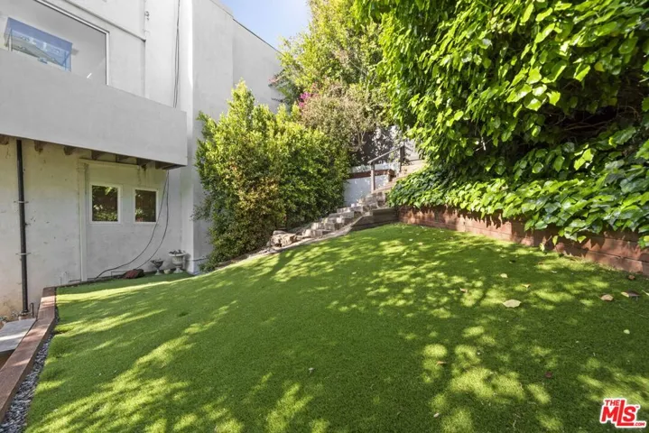 641 Walther Way, Los Angeles, California 90049