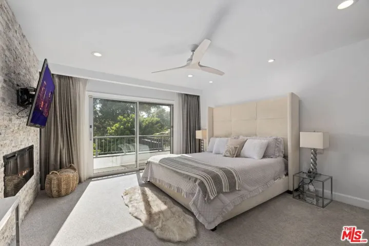 641 Walther Way, Los Angeles, California 90049