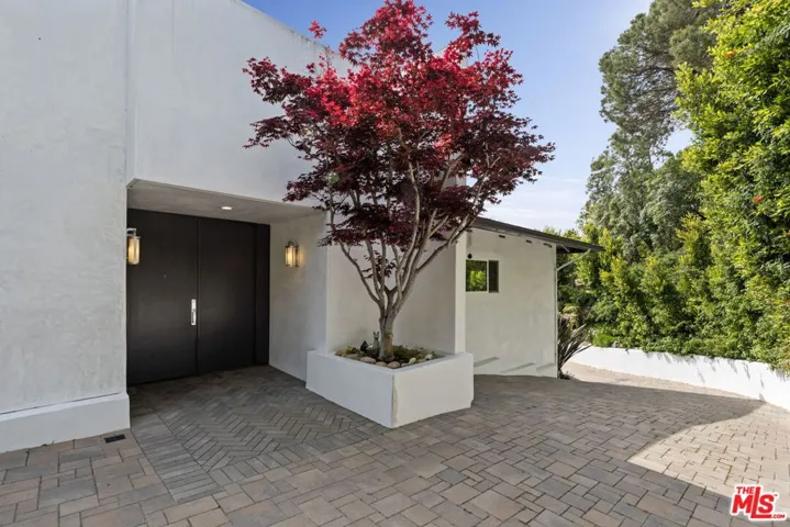 641 Walther Way, Los Angeles, California 90049