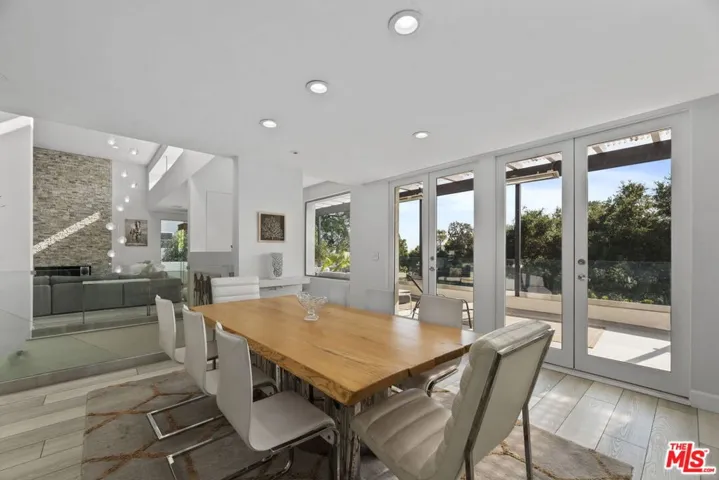 641 Walther Way, Los Angeles, California 90049