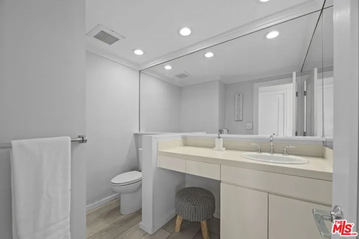 641 Walther Way, Los Angeles, California 90049
