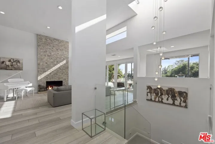 641 Walther Way, Los Angeles, California 90049