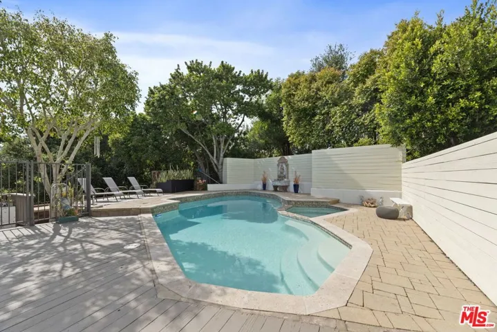 641 Walther Way, Los Angeles, California 90049