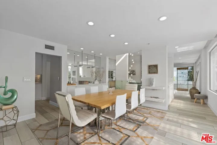 641 Walther Way, Los Angeles, California 90049
