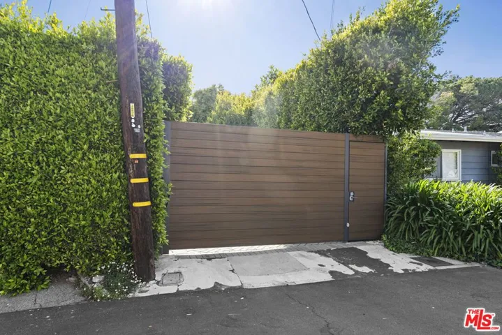 641 Walther Way, Los Angeles, California 90049