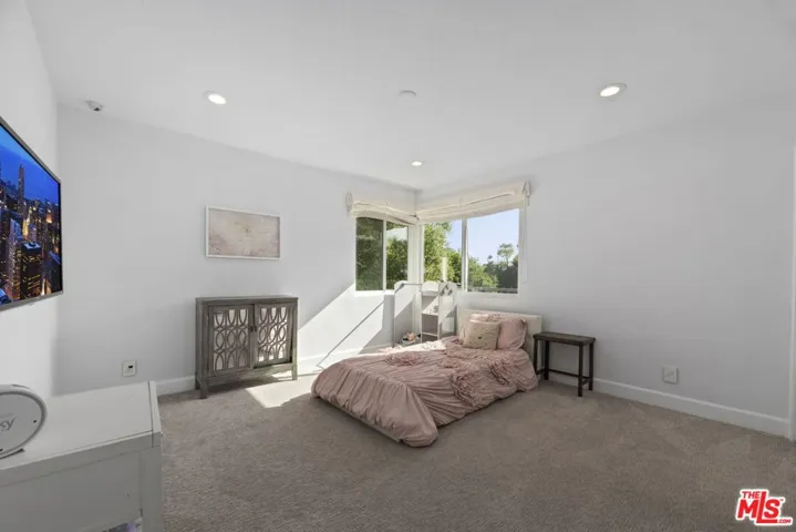 641 Walther Way, Los Angeles, California 90049