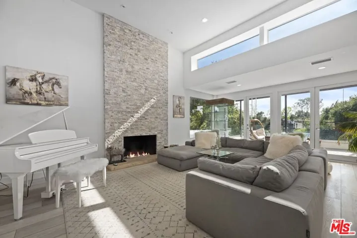 641 Walther Way, Los Angeles, California 90049