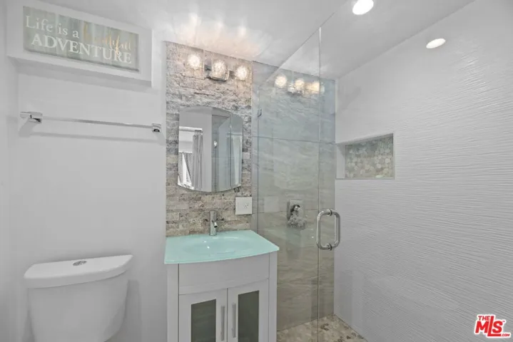 641 Walther Way, Los Angeles, California 90049