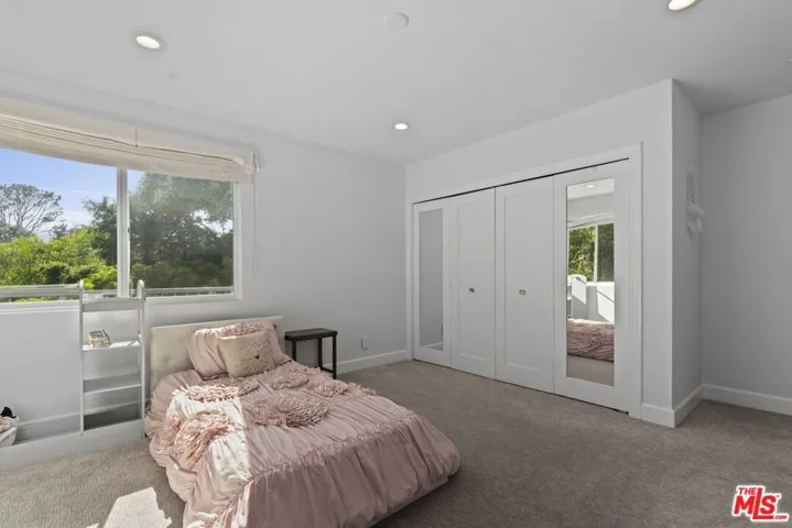 641 Walther Way, Los Angeles, California 90049
