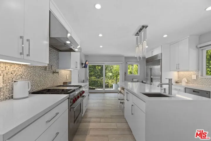 641 Walther Way, Los Angeles, California 90049
