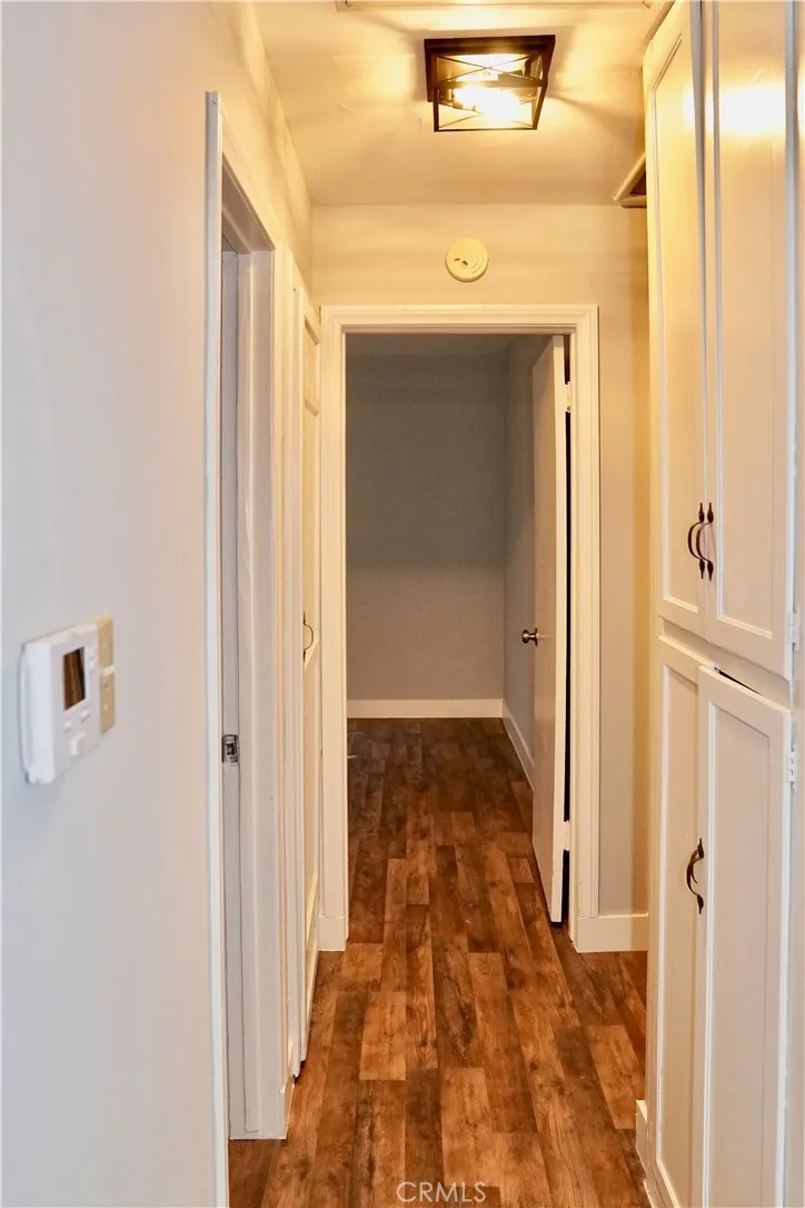 8654 Greenpoint Avenue, Riverside, California 92503 home-pic-11